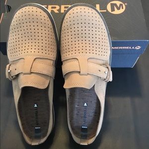 Merrill Slip On Shoes Lt brown Sz 9